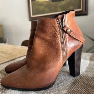 Stuart Weitzman Shoes | Stuart Weitzman Boots | Color: Brown